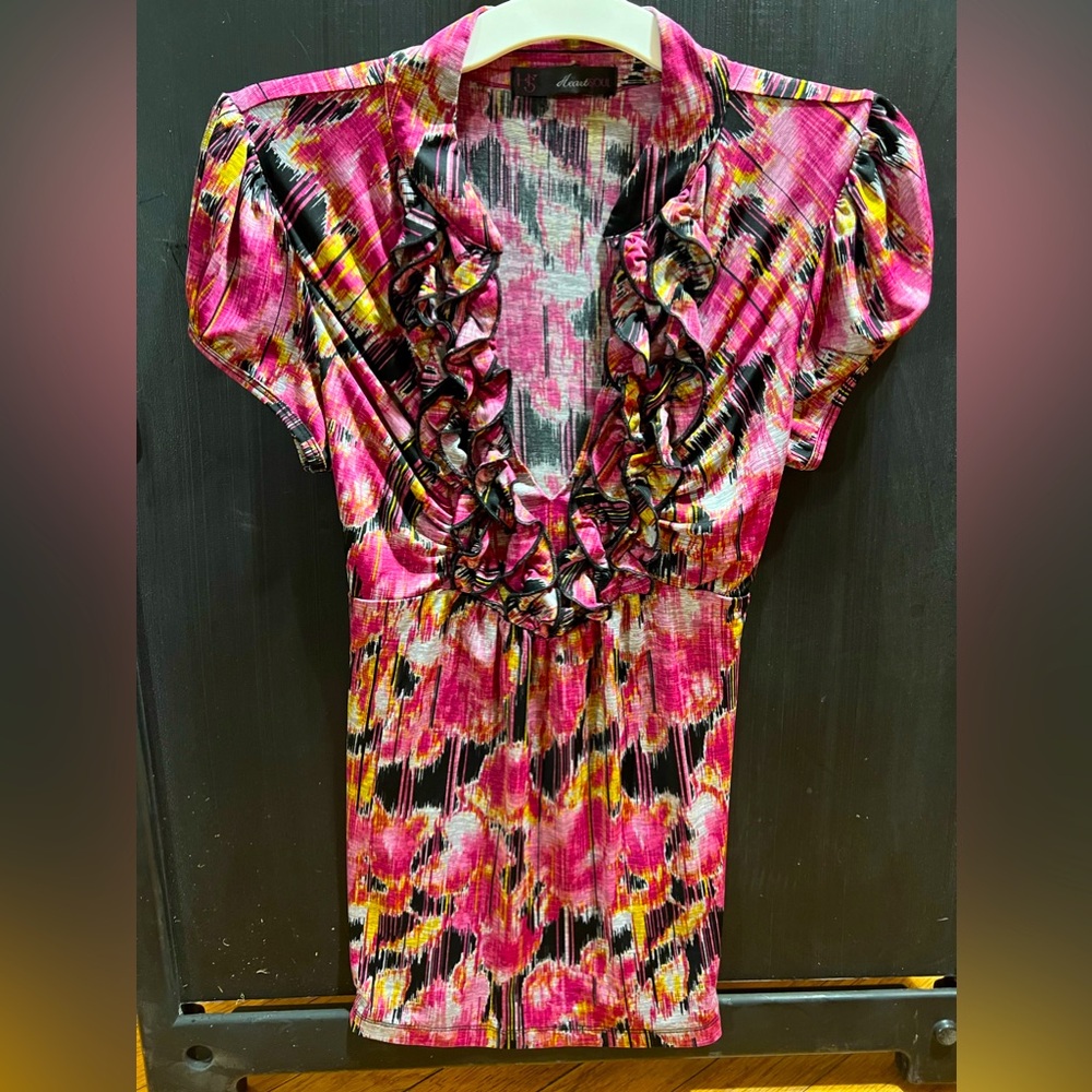 HeartSoul women’s size S printed tie back blouse with ruffles